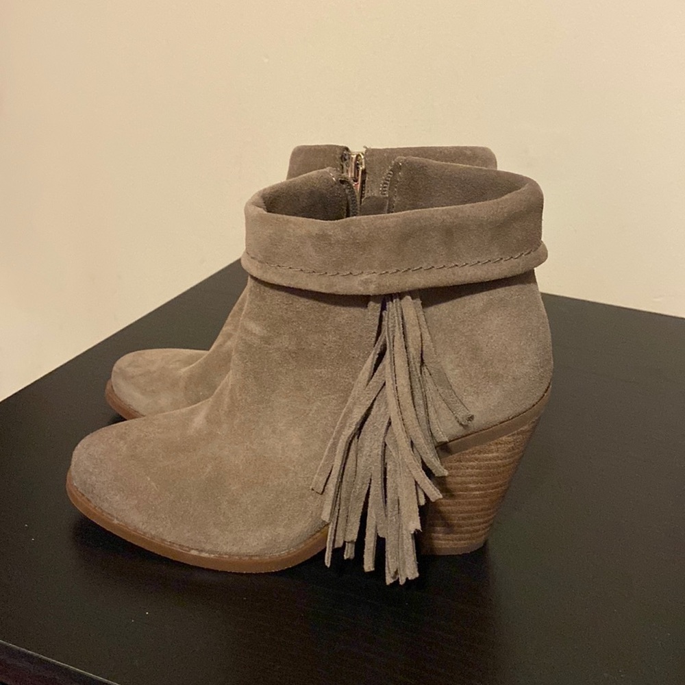 Jessica Simpson tan suede  booties